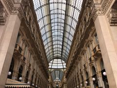 -文艺复兴百货(米兰大教堂广场店)