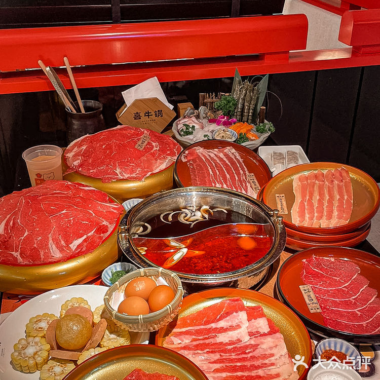 快来喜牛锅🐂品尝暖暖的寿喜锅呀‼️