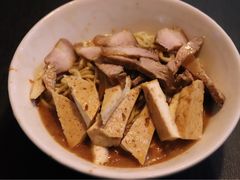 -松树干拌面店