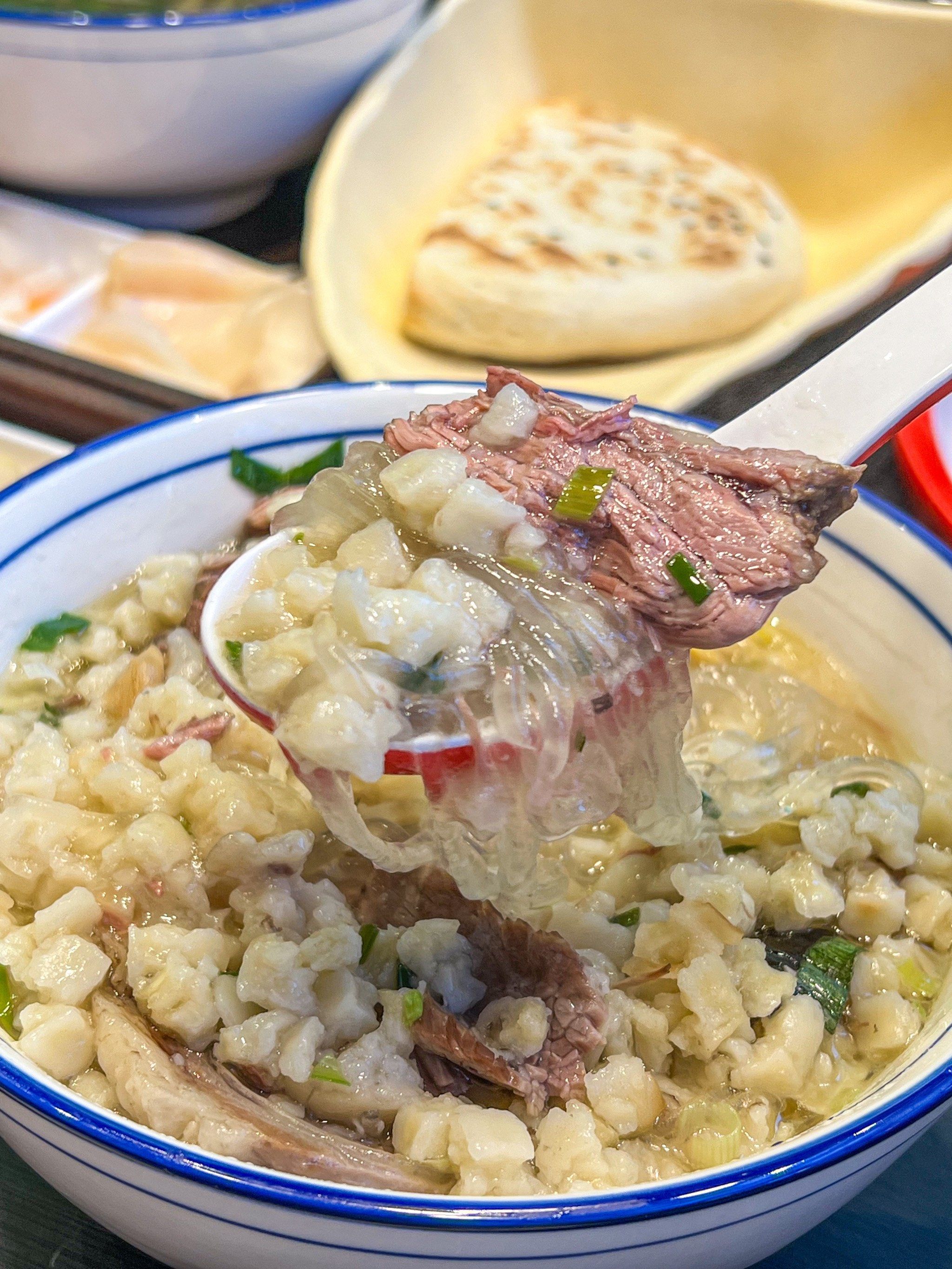 原来正宗的羊肉泡馍是是这样吃的!