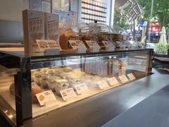 面包甜点陈列柜-喜茶(东莞汇一城店)