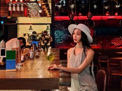 -FOUR PLAY BAR