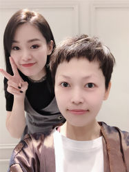 戴戴和小狮子-e hair salon