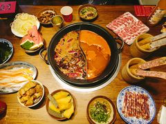 鸳鸯锅红汤配菌菇锅-萍姐火锅·公路夜市(武汉首店)