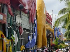 -三亚火车头万人海鲜广场