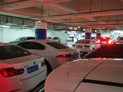 -金融街购物中心停车场