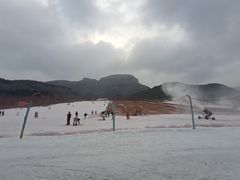 -济南卧虎山滑雪场