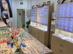 -天空之镜眼镜店蔡司依视路配镜授权零售店(望京颐堤港店)