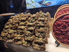 -雍容荟帝王蟹活龙虾展台自助(IFS黑金店)