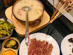-何妹湿辣牛肉·粤式烧烤砂煲(桂雅路店)