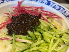 炸酱面-河沿肉饼Beijing Pie(东华门店)
