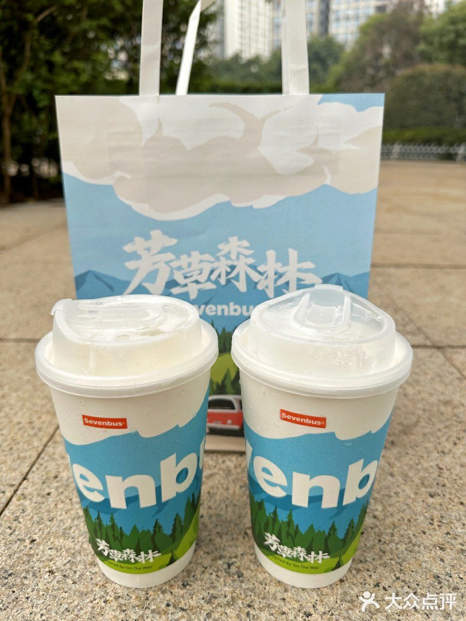一口喝下青山绿水，这杯芳草森林太绝了