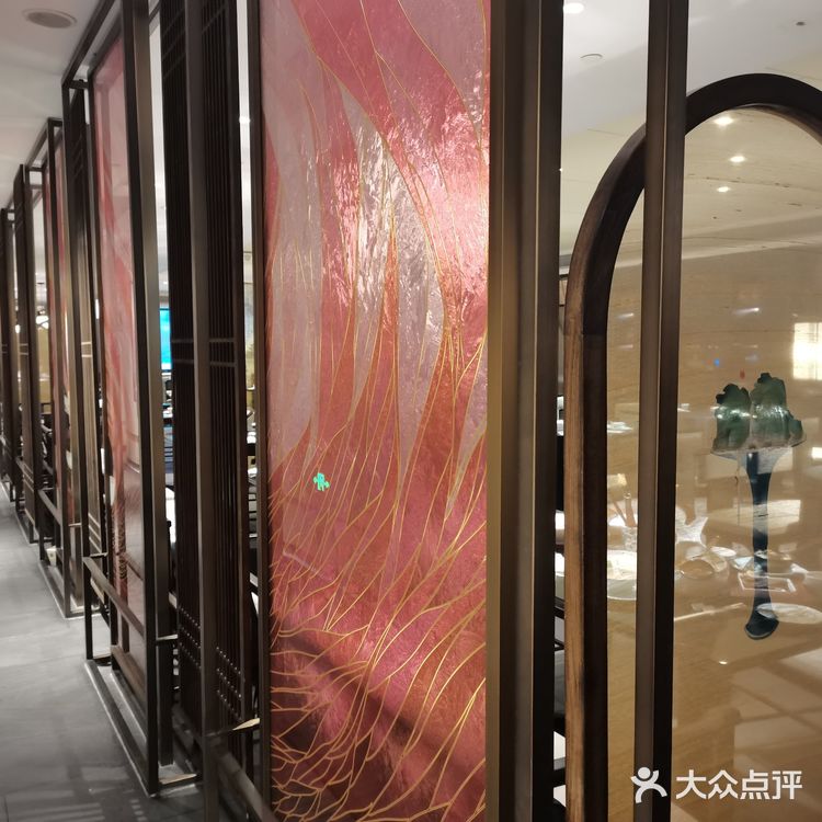 停车免费2小时，超出自费