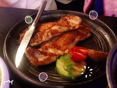 -樱花里音乐餐吧·牛扒椰子鸡(东圃店)