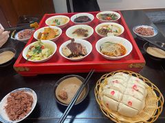 -蓝田九大碗民俗食府(蓝田店)