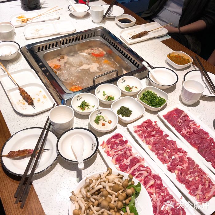 九府羊·鲜羊火锅·烤串(新华路店)图片