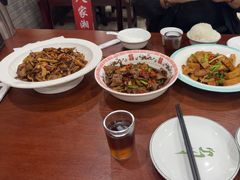 -湖南人家湘菜馆(镇江路店)