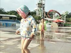 -黄河谷马拉湾海浪浴场