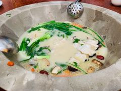 -姚记抚仙湖石锅鱼庄