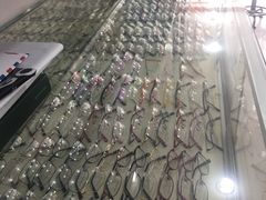 -朱师傅眼镜·蔡司·依视路·尼康(市先进店)