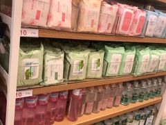 -名创优品(中原万达2F店)