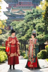 -雪中彩影婚纱摄影·微光艺术中心