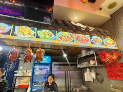 -爆炸头阿姨小四川正宗川味小吃(无任何分店)