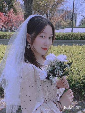 前天关晓彤和张一山拍戏的樱花林今天立马去拍照果然很棒