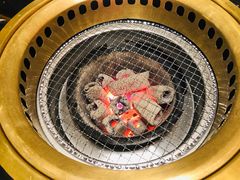 -山川小町·极番烧肉(新地假日广场店)