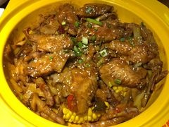 -多嘴肉蟹煲(华联店)