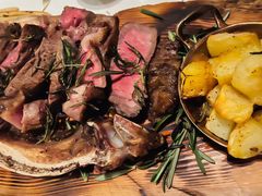 碳烤肉眼牛排及秘制牛排汁-WOLFGANG PUCK KITCHEN & BAR(迪士尼小镇店)
