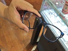 -黄益静眼镜行