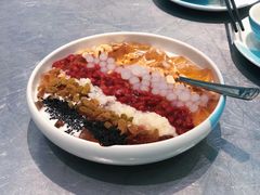 彩虹乌龙冰粉-姚姚酸菜鱼·金戈戈香港豉油鸡(喜荟城联名店)