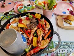 -水桶王国主题餐厅·聚会·生日派对·亲子活动·家庭套餐(亚龙湾希尔顿店)