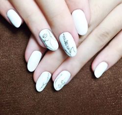 -一笔绣狂草美甲坊