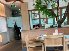 -蜜桃餐厅·伴山(湖滨商业街店)