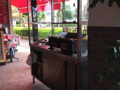 -鸿浩扒猪脚米线