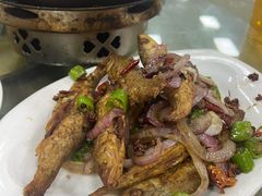 干煸刁子鱼-西大酒店