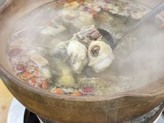 炭炉果鸡煲-威邵鸡煲(西华路总店)