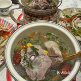 《品尝缸子肉,邂逅经典美食》