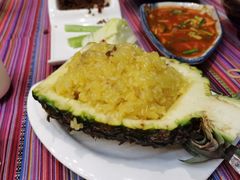 -香巴拉云南餐厅(华莱坞店)