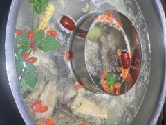 -丽江龙继斑鱼庄(罗宾森购物广场店)