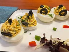 酿鸡蛋沙拉配鱼子酱-帕歌西班牙餐厅paco tapas
