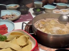 -洪氏嗨捞·猪肚鸡火锅(阳光天地店)