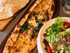 四季皮塔饼-Efes Turkish & Mediterranean Cuisine 艾菲斯餐厅(陆家嘴店)