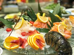 法罗三文鱼刺身-船梆煮•蒸汽海鲜·炉火烤肉(五四广场店)