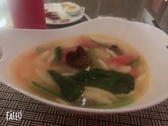 -浅深休闲酒店-停车场