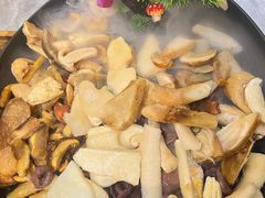 -一朵菌·野生菌探索家火锅(南亚店)