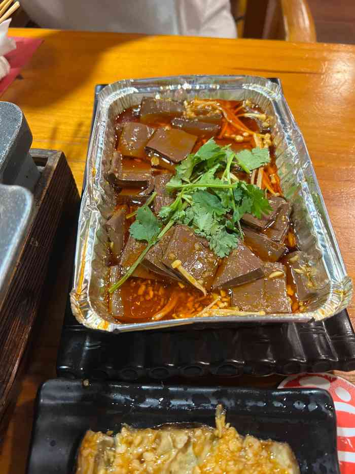 碳烤生蚝  招牌腰子  小腰涮毛肚  炒泡面  碳烤茄子  雪花牛肉串