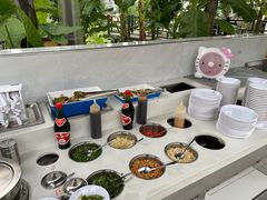 -茅草房·河畔园林火锅